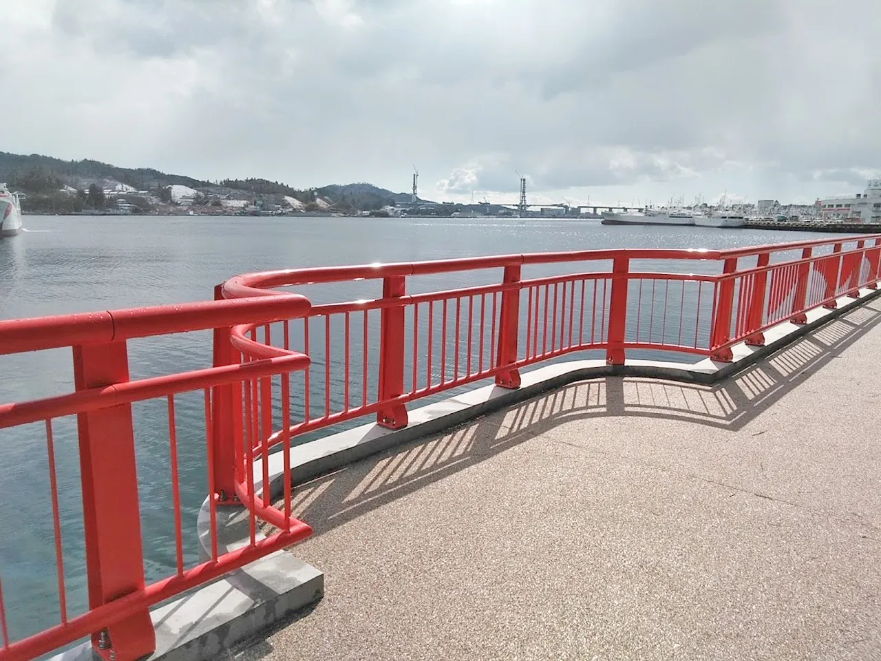 ②気仙沼漁港海上遊歩道施設整備工事